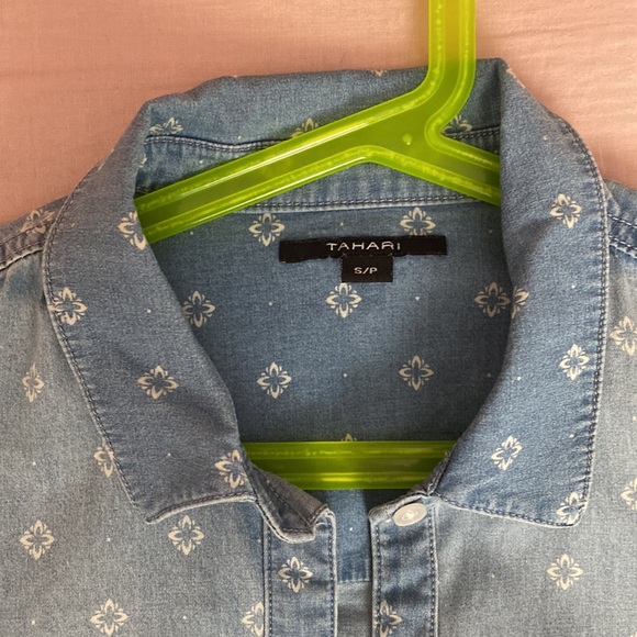 - Women’s small Jean button down shirt - Picture 4 of 5